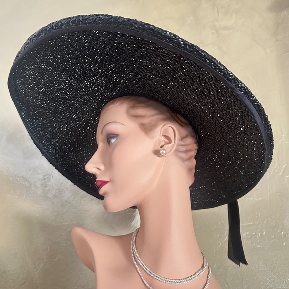 SPLENDID 1950s\' BLACK STRAW CARWHEET HAT + WHITE FABRIC ROSE & OSTRICH FEATHER main image 9